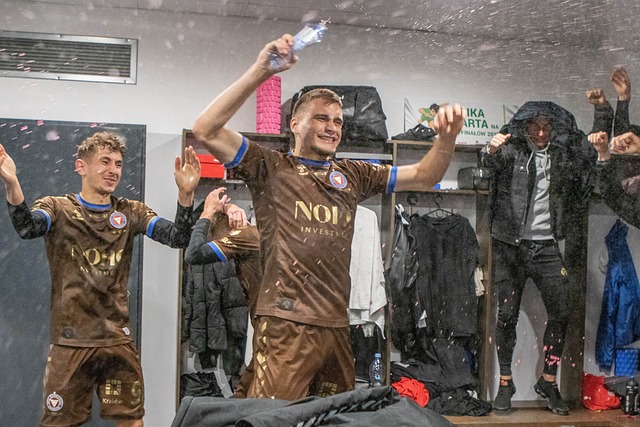 随后利用速 随后利用速