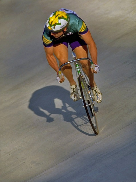 目光投向更 目光投向更